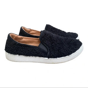 UGG Rocco Fuzzy Black Slip on sneaker size 6